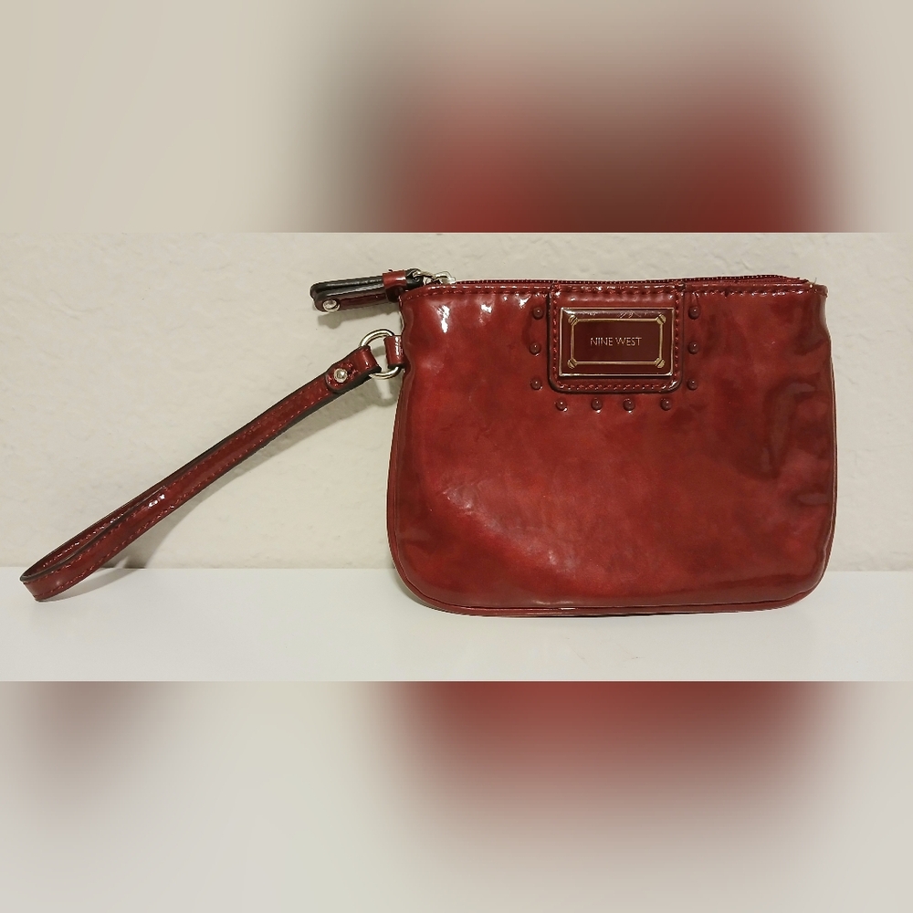 Nine West Merlot‎ Wristlet